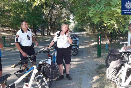 Пьяный водитель и мужчины с наркотиками: полиция на велосипедах патрулирует Трассу здоровья (фото)