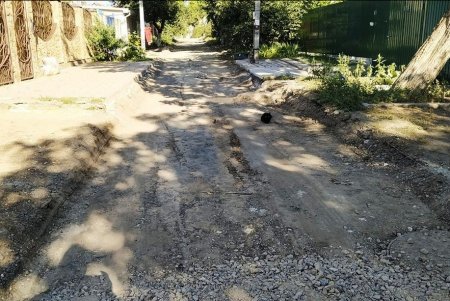 На поселке Котовского, Слободке и Кривой Балке капитально ремонтируют дорожное покрытие улиц (фото)