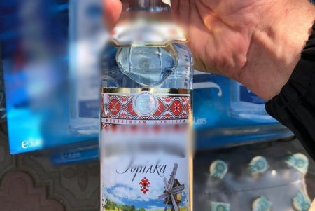 Житель Балты организовал продажу поддельного алкоголя и сигарет, опасных для жизни людей (фото, видео)