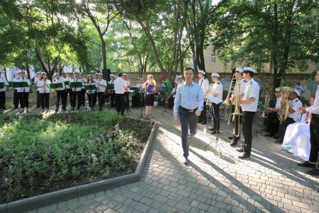 В День начала героической обороны Одессы для ветеранов играл оркестр (фото)