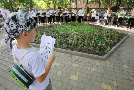В День начала героической обороны Одессы для ветеранов играл оркестр (фото)