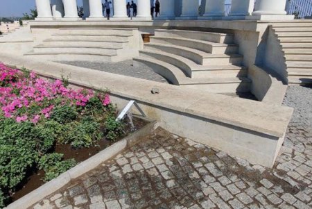 В Воронцовском переулке наркоман бросался камнями в прохожих
