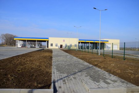 Начала работу новая паромная переправа Орловка – Исакча, но пока только для грузового транспорта (фото)