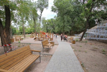 Сквер с Курсантской лестницей (фоторепортаж)