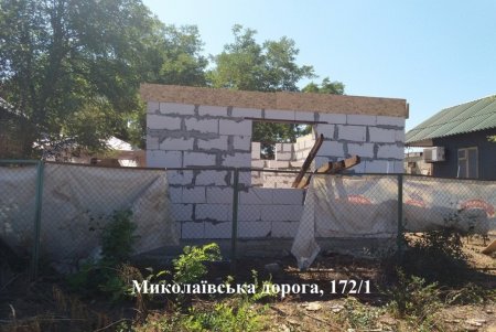 За неделю специалисты выявили почти 30 объектов незаконного строительства (фото)