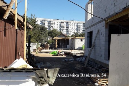 За неделю специалисты выявили почти 30 объектов незаконного строительства (фото)