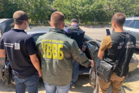 Одесский пограничник попался на взятке в 700 долларов