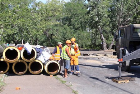 Стартовал ремонт теплотрассы в центре Одессы (фоторепортаж)
