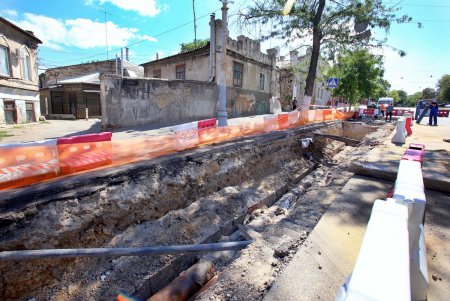 Стартовал ремонт теплотрассы в центре Одессы (фоторепортаж)