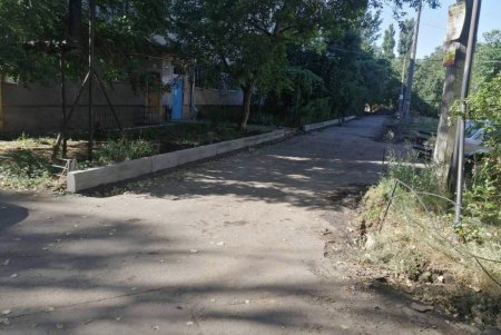 В Киевском районе капитально ремонтируют внутриквартальные проезды (фото)
