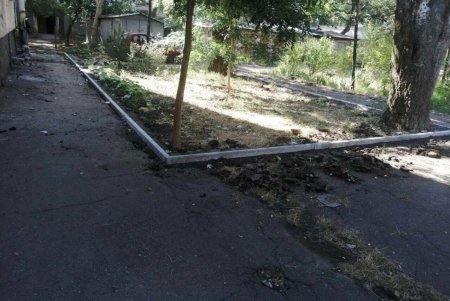 В Киевском районе капитально ремонтируют внутриквартальные проезды (фото)