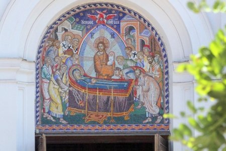 Православные одесситы празднуют Медовый Спас (фоторепортаж)