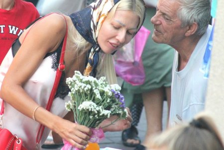Православные одесситы празднуют Медовый Спас (фоторепортаж)
