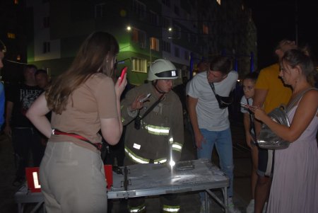 Пожар в жилом комплексе на поселке Котовского: на месте работают спасатели (фото, видео, обновлено)