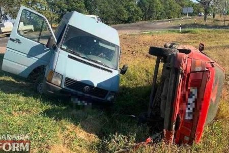 Серьезное ДТП на трассе Одесса – Рени: оба авто оказались в кювете (фото)