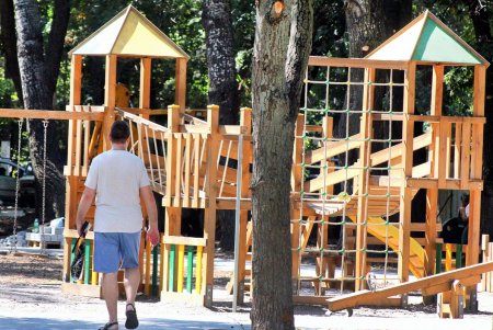 Благоустройство сквера у кинотеатра «Вымпел» (фоторепортаж)