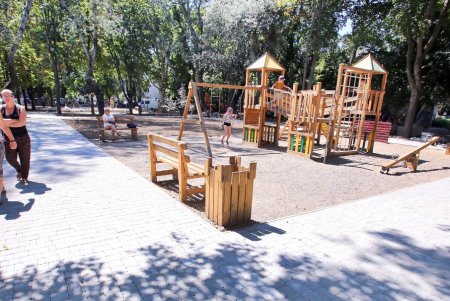 Благоустройство сквера у кинотеатра «Вымпел» (фоторепортаж)