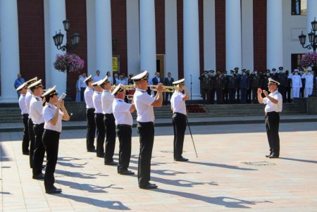Торжества по случаю Дня Государственного флага в Одессе продолжились на Думской площади и Потемкинской лестнице (фото, видео)