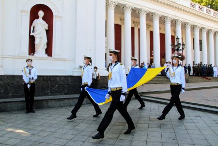 Торжества по случаю Дня Государственного флага в Одессе продолжились на Думской площади и Потемкинской лестнице (фото, видео)