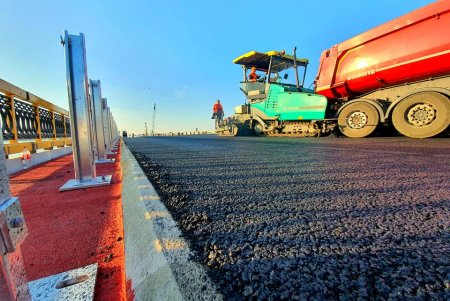 На мосту через Хаджибейский лиман открыли проезд по трем полосам (фото)