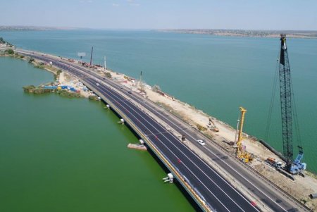 На мосту через Хаджибейский лиман открыли проезд по трем полосам (фото)