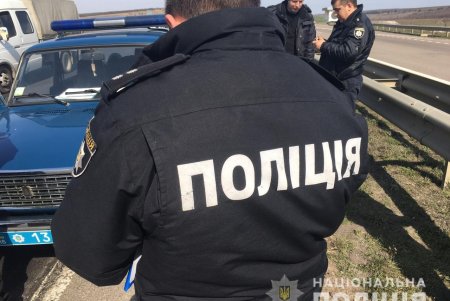 Смертельные аварии на Киевской трассе: столкнулись две легковушки, а грузовик наехал на работников дорожной службы (фото)