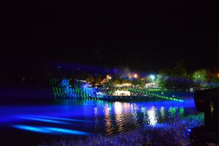 Парк с прудом, подсветкой и скульптурами обустроили в Доброславе (фото)