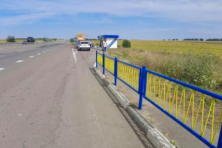 На трассе Одесса-Киев появились новые дорожные знаки, барьерное ограждение и шумовые полосы (фото)
