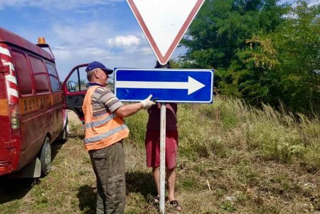 На трассе Одесса-Киев появились новые дорожные знаки, барьерное ограждение и шумовые полосы (фото)