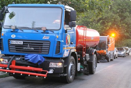 В частном секторе Одессы стартовал проект по механической уборке (фото)