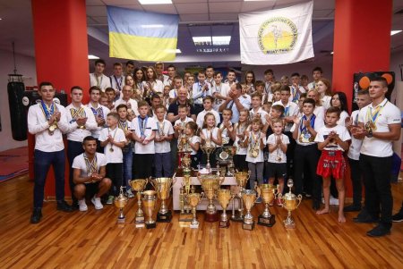 Мэр Одессы провел экскурсию по городу 12-летнему Максиму Ткачуку, которому аннулировали заявку в национальном отборе на детское «Евровидение»