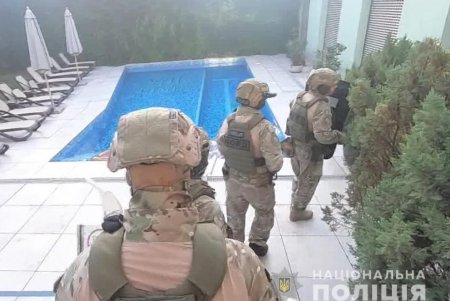 Мошенники украли 75 тысяч гривен с карточек иностранцев, сняв их через терминал в одесском отеле