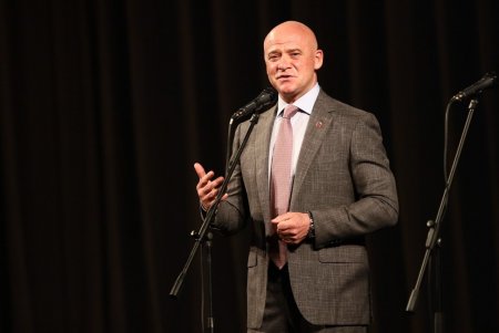 Мэр вручил почетные награды девятерым одесситам за вклад в развитие города (фото)