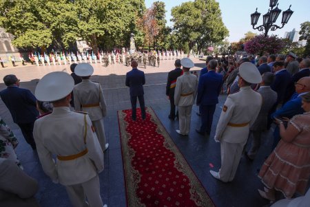 День города: на Думской площади торжественно подняли флаг Одессы (фоторепортаж)