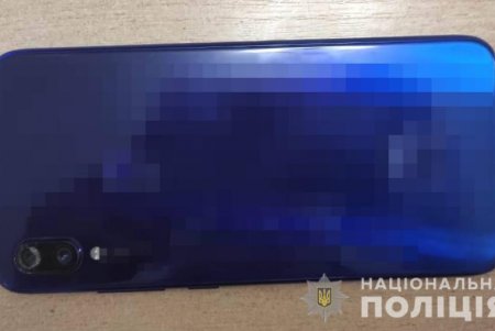 У сотрудника кафе на поселке Котовского вор-рецидивист украл мобильный телефон (фото, видео)