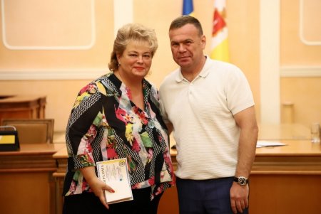 В мэрии вручили почетные награды самым активным участникам акции «Подвези медика» (фото)