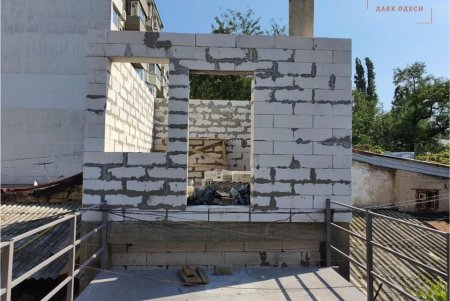 На Молдаванке ГАСК остановил строительство квартиры-крепости (фото)