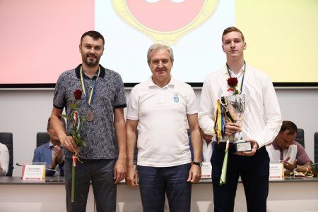 «Мы делаем все, чтобы наши спортсмены могли стать чемпионами», - Геннадий Труханов на вручении ежегодной премии «Спортивная столица» (фото)
