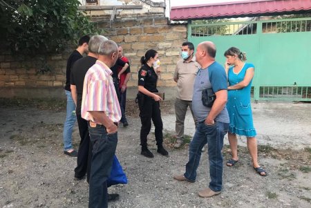 «Министр инфраструктуры, Хуторскую из Киева не видно?»: жители Кривой Балки митинговали против большегрузов на их улице (фото)