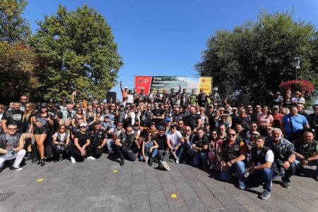 Более 250 владельцев Harley Davidson поучаствовали в мотопробеге в честь открытия их сообщества в Одессе: к ним присоединился и мэр города (фото)