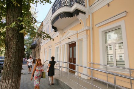 Улица Садовая: сегодня уже без садов, зато с отреставрированными историческими зданиями (фоторепортаж)