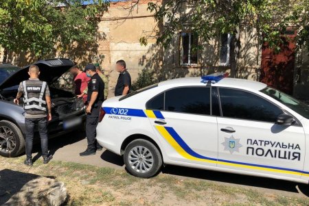 В Измаиле задержали владельца элитной иномарки на болгарских номерах: он, минуя пункты пропуска, въехал в страну (фото)