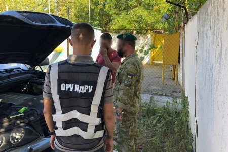 В Измаиле задержали владельца элитной иномарки на болгарских номерах: он, минуя пункты пропуска, въехал в страну (фото)