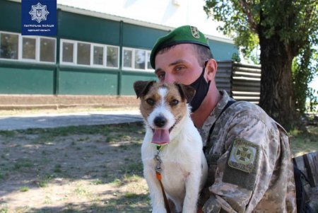 В «Городе мастеров» одесские патрульные учили детей своей профессии, показывали оружие и разрешили примерить экипировку (фото)