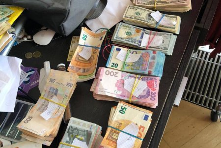 Банда мошенников завладела 19 квартирами в Одессе: к своей деятельности они привлекли адвокатов, нотариусов и госрегистраторов (фото)