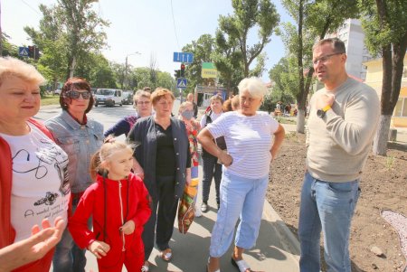 Возле современной амбулатории в Малиновском районе появился арт-объект I love Bugaevka (фоторепортаж)