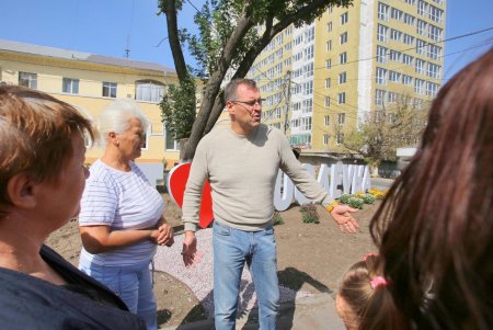 Возле современной амбулатории в Малиновском районе появился арт-объект I love Bugaevka (фоторепортаж)