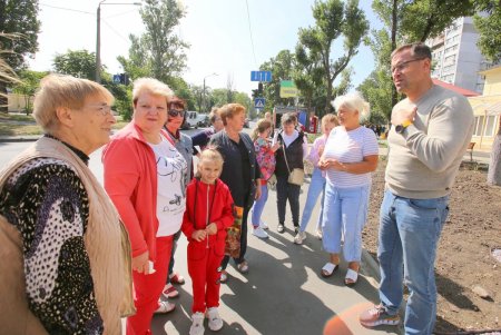 Возле современной амбулатории в Малиновском районе появился арт-объект I love Bugaevka (фоторепортаж)
