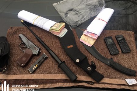 Отправятся под суд двое полицейских и их сообщники, которые инсценировали задержание и присвоили почти 20 тысяч евро (фото)