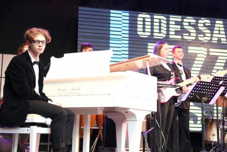 Юбилейный Odessa JazzFest: праздник импровизационной музыки в Летнем театре (фоторепортаж)